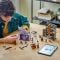 LEGO® Harry Potter - Magazinul de baghete Ollivander si magazinul de haine al lui Madam Malkin (76439)