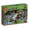 LEGO® Minecraft™ - Pestera cu zombi (21141)