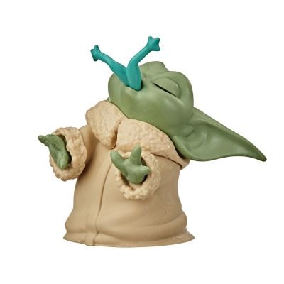 F1213 - Figurina Star Wars Baby Yoda, Froggy Snack, F12205l00, 6 cm