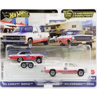 Transportator cu masinuta Hot Wheels, 63 Chevy Nova si 88 Chevy Silverado 3500, HRV42