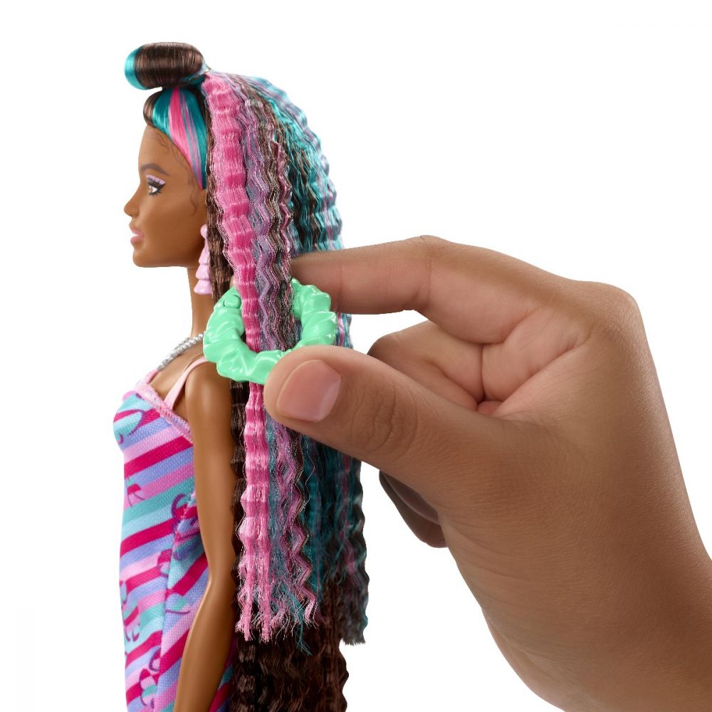 Papusa Barbie cu par lung si accesorii fluturasi, Totally Hair Hearts