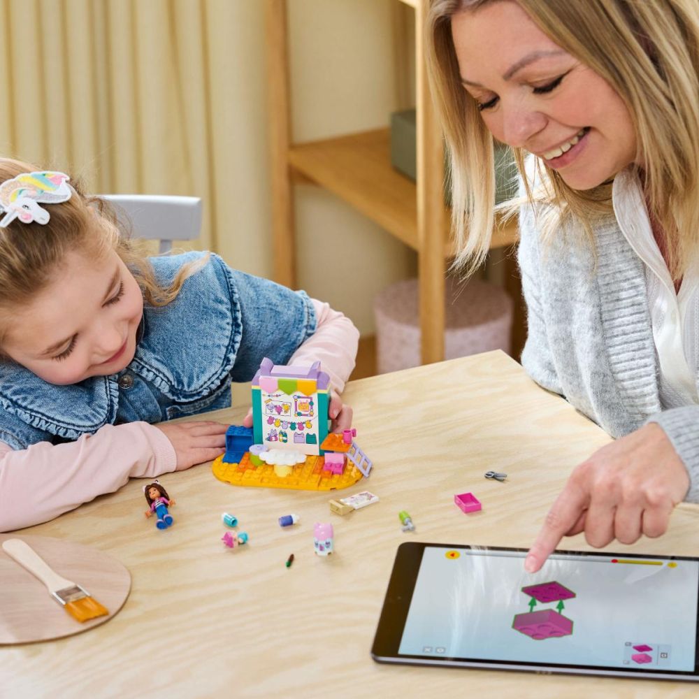 LEGO® Gabbys Dollhouse - Creatii mestesugite cu Bebe Cutiuta (10795)