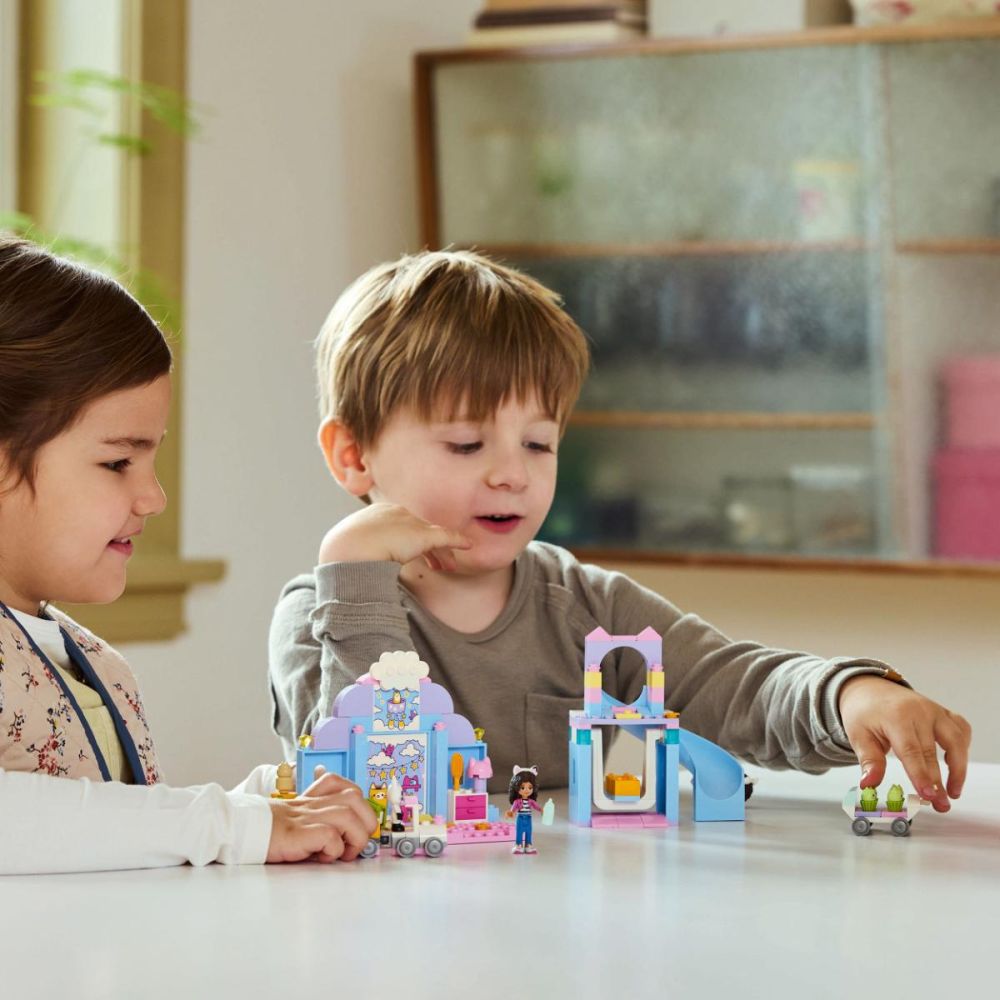 LEGO® Gabbys Dollhouse - Urechea cu Pisi-Cresa a lui Gabby (10796)