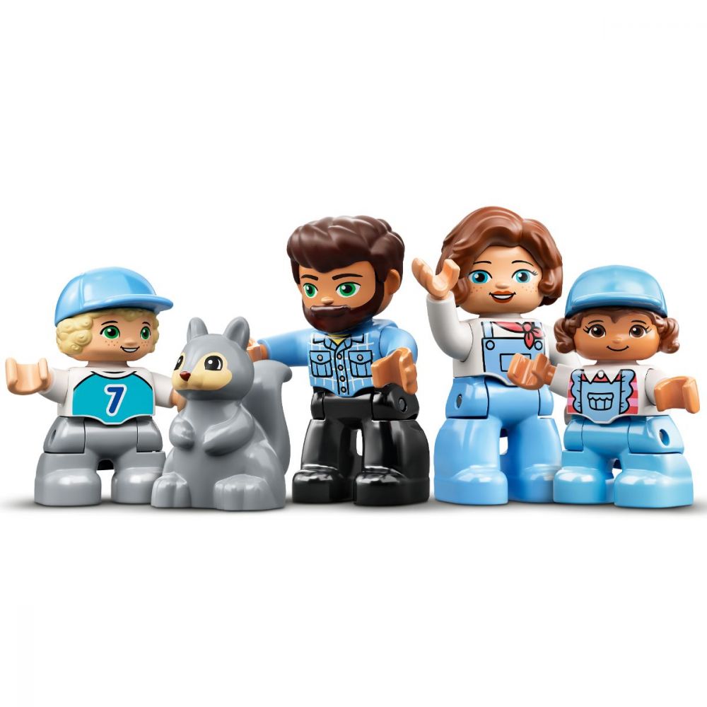 LEGO® Duplo - Aventura cu rulota de vacanta a familiei (10946)
