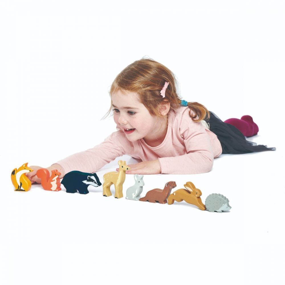Animalutele padurii pe raft din lemn, Tender Leaf Toys, 8 piese