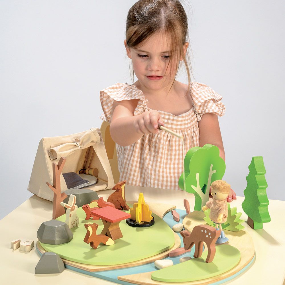 Set de joaca, camping in natura, din lemn premium, Tender Leaf Toys