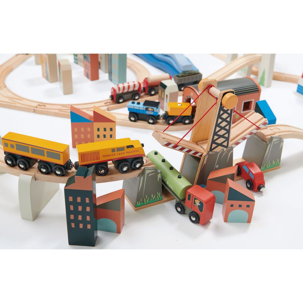 Set de tren cu vedere la munte, Tender Leaf Toys, din lemn premium