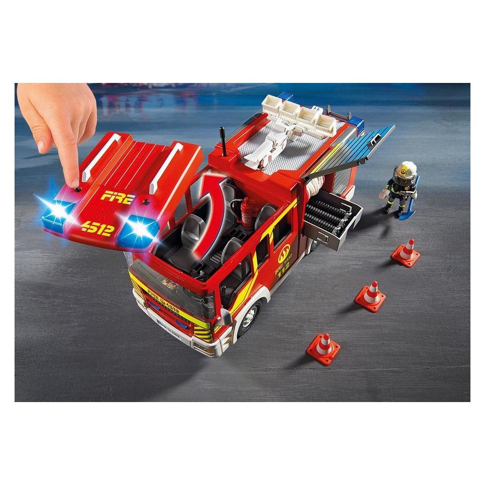 Set Playmobil City Action - Masina de pompieri cu lumini si sunete (5363)