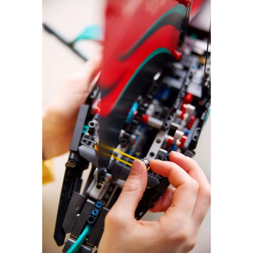 LEGO® Technic - Iahtul Emirates Team New Zealand AC75 (42174)