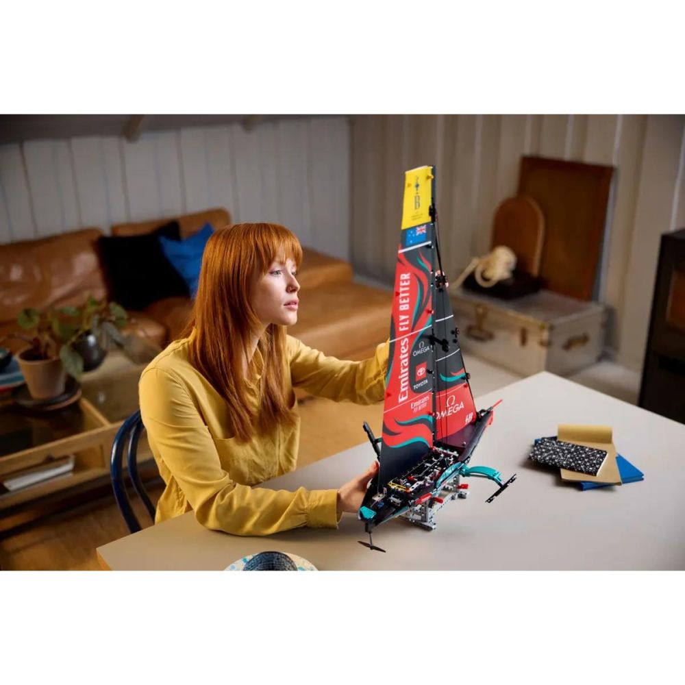 LEGO® Technic - Iahtul Emirates Team New Zealand AC75 (42174) | Noriel