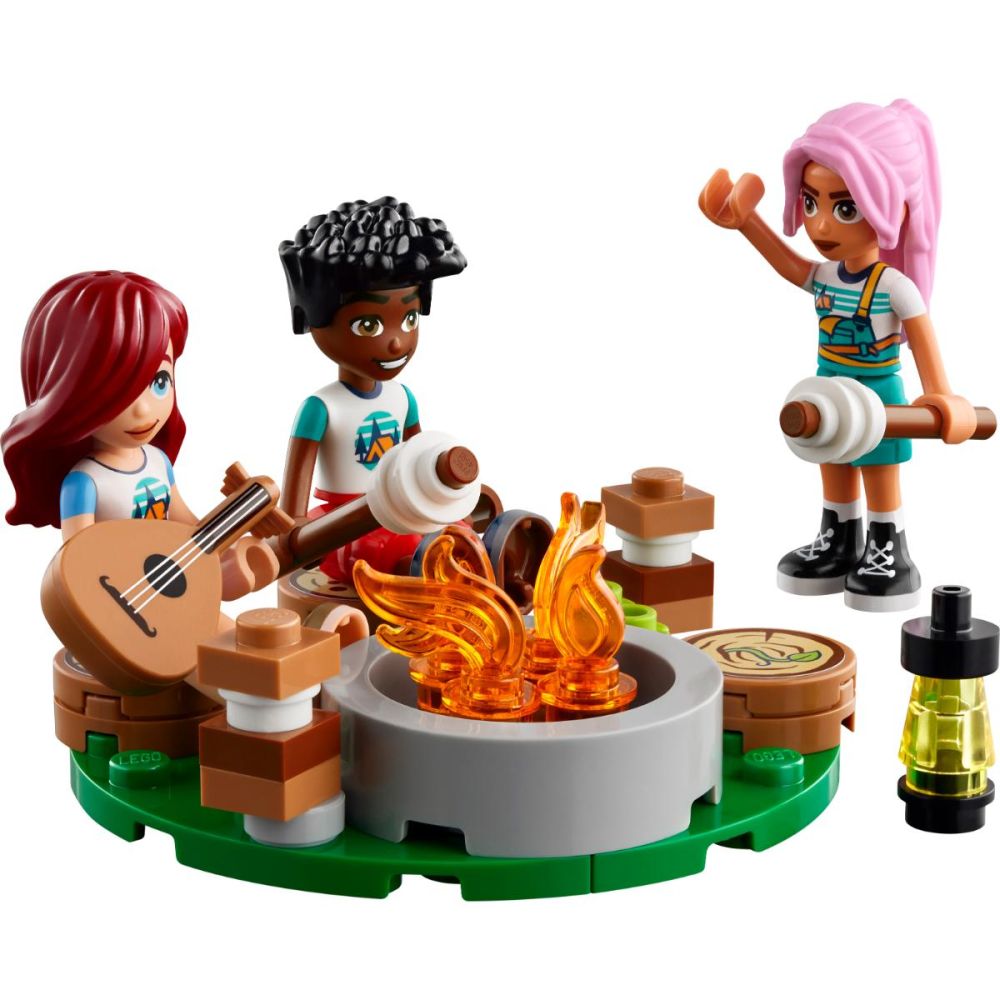 LEGO® Friends - Cabane confortabile in tabara de aventuri (42624)
