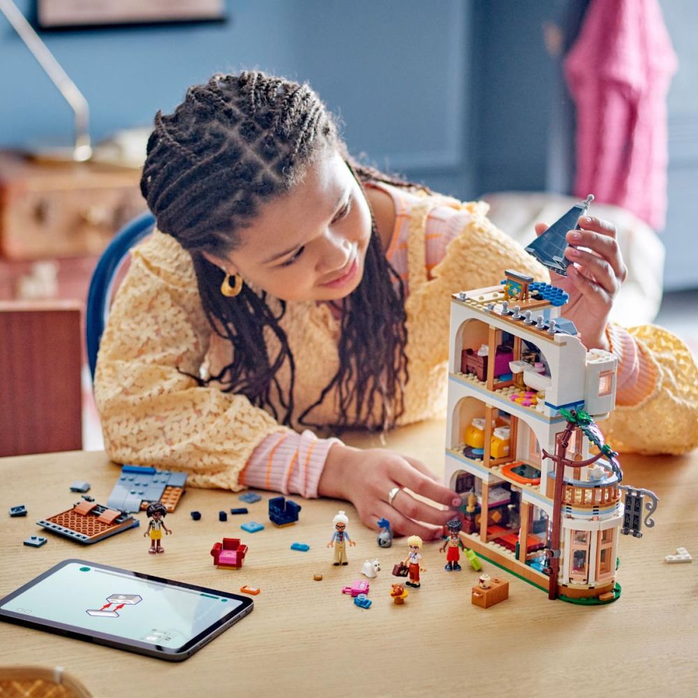 LEGO® Friends - Castelul-pensiune (42638)