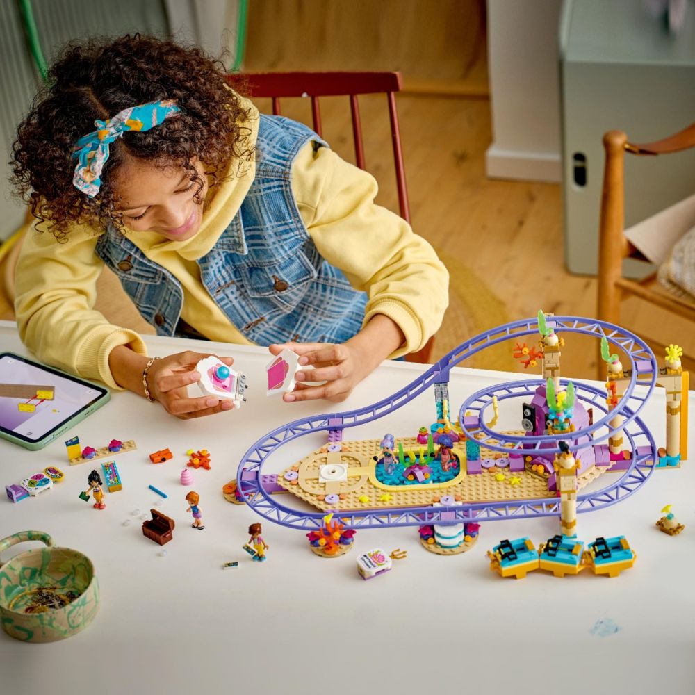 LEGO® Friends - Roller-coaster cu sirene (42703)