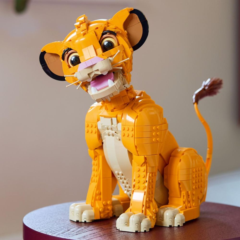 LEGO® Disney - Adolescentul Simba, Regele Leu (43247)