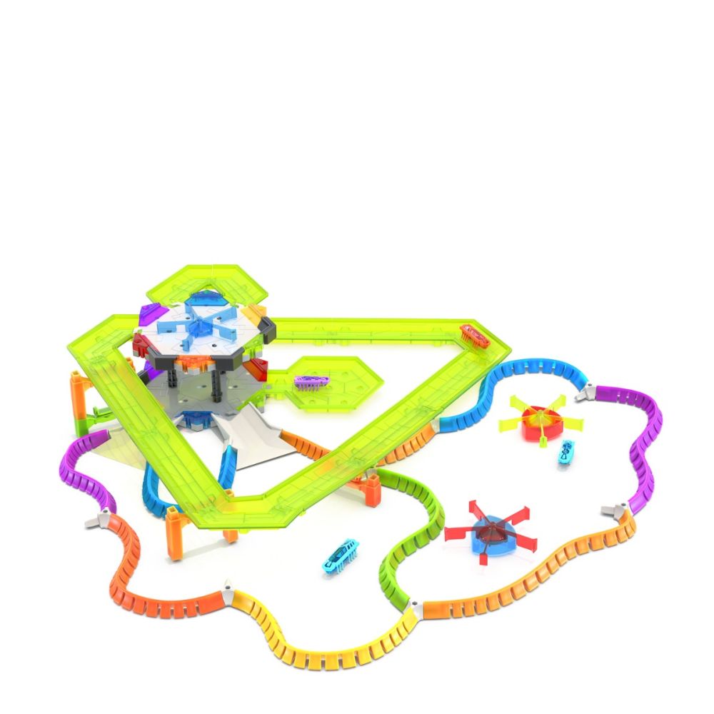 Set de joaca cu 9 segmente de traseu si 4 insecte Hexbug Nanoplex