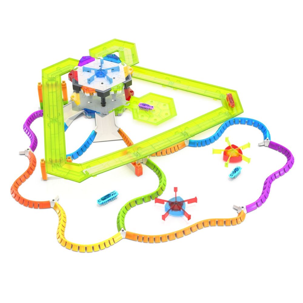 Set de joaca cu 9 segmente de traseu si 4 insecte Hexbug Nanoplex
