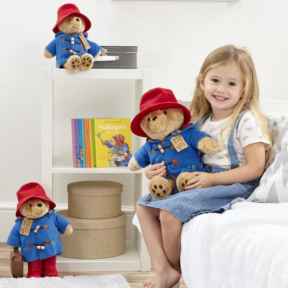Jucarie de plus, Rainbow Designs, Ursuletul Paddington cu haina albastra, asezat, 30 cm