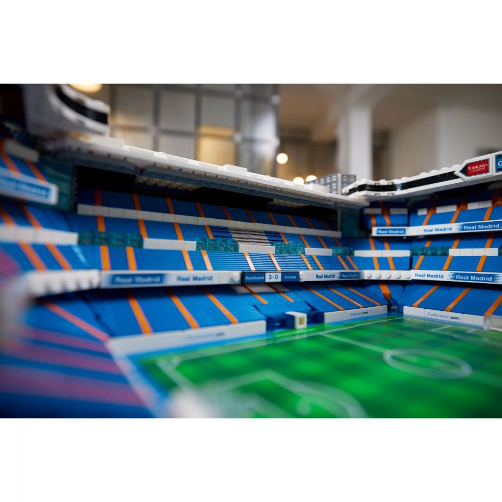 LEGO® Icons - Real Madrid stadionul Santiago Bernabeu (10299)