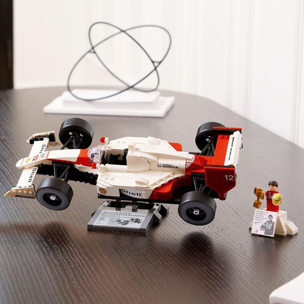 LEGO® Icons - McLaren MP4/4 si Ayrton Senna (10330)