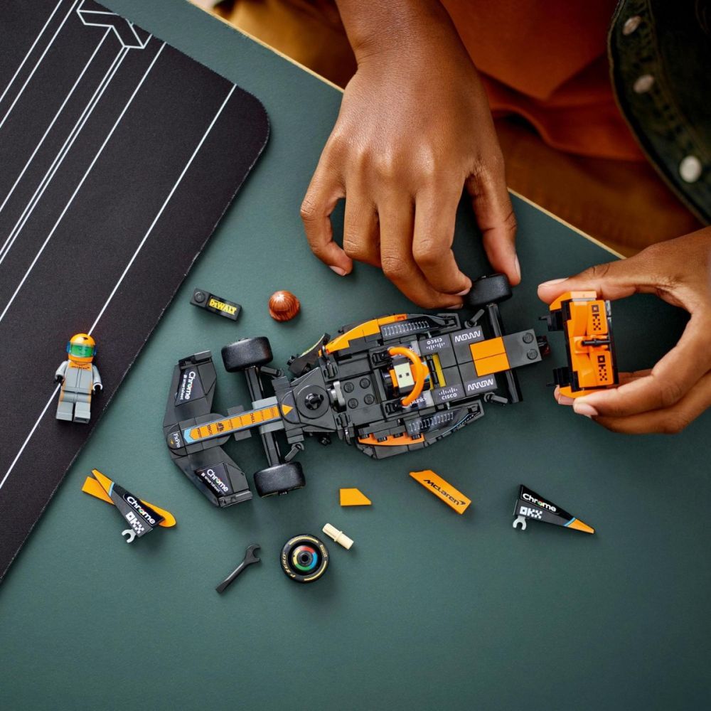 LEGO® Speed Champions - Masina de curse McLaren de Formula 1 2023 (76919)