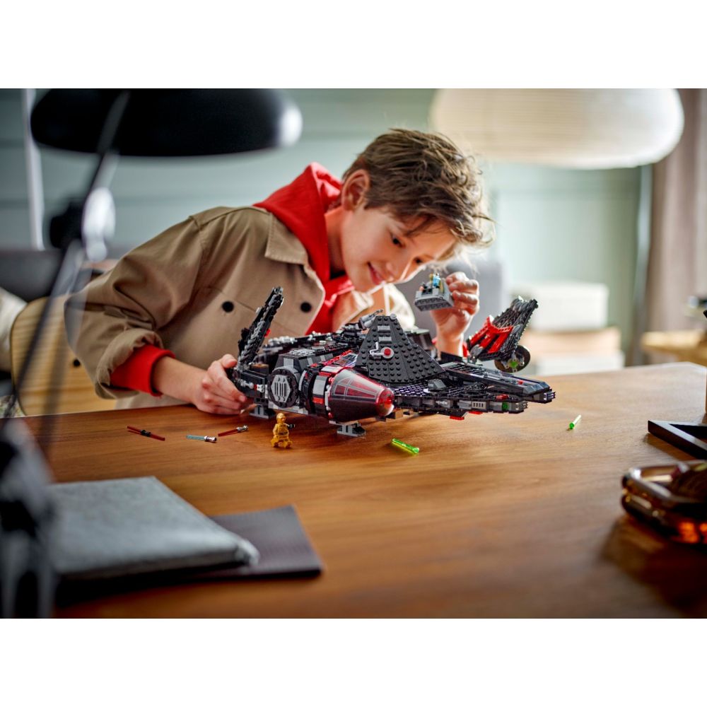LEGO® Star Wars - Falcon intunecat (75389)
