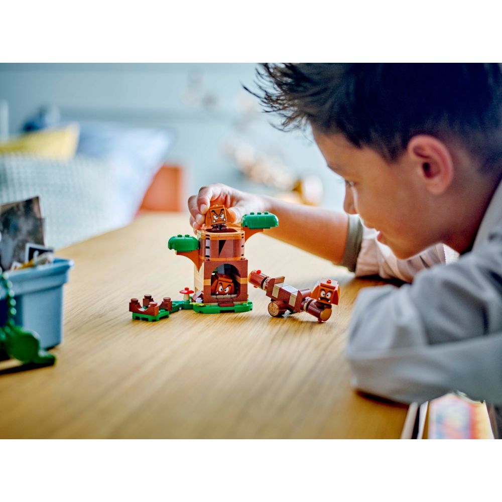 LEGO® Super Mario - Teren de joaca pentru Goomba (71433)