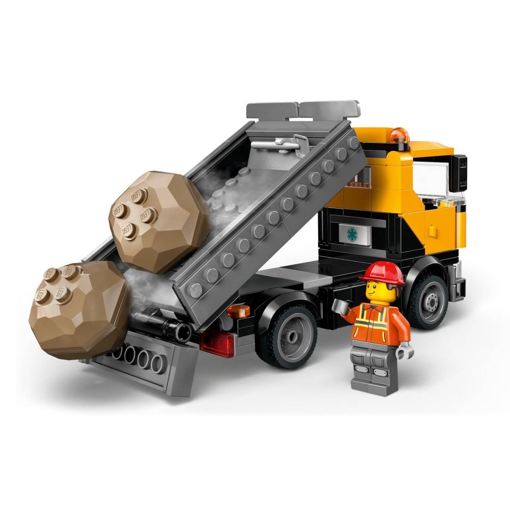 LEGO® City - Camion de remorcare si recuperare cu macara (60467)