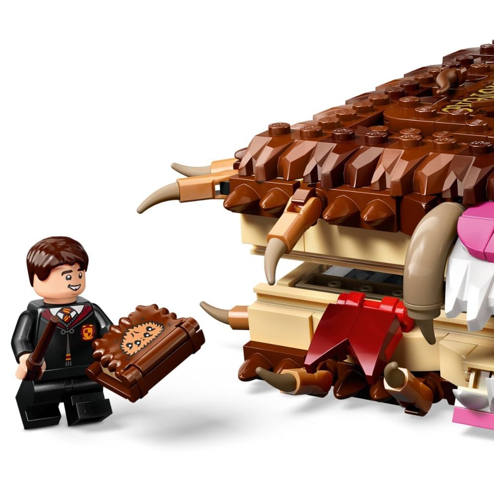LEGO® Harry Potter - Cartea monstrilor Colti de monstru (76449)
