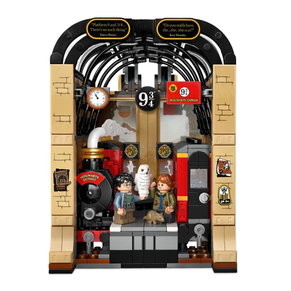 LEGO® Harry Potter - Coltul cu carti: Expresul Hogwarts (76450)