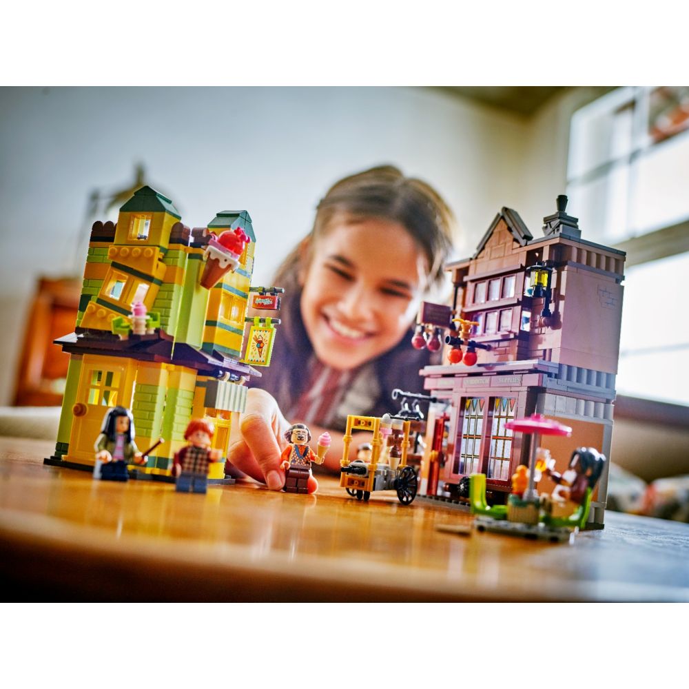 LEGO® Harry Potter - Furnituri Vajthat de calitate si magazin de inghetata (76452)