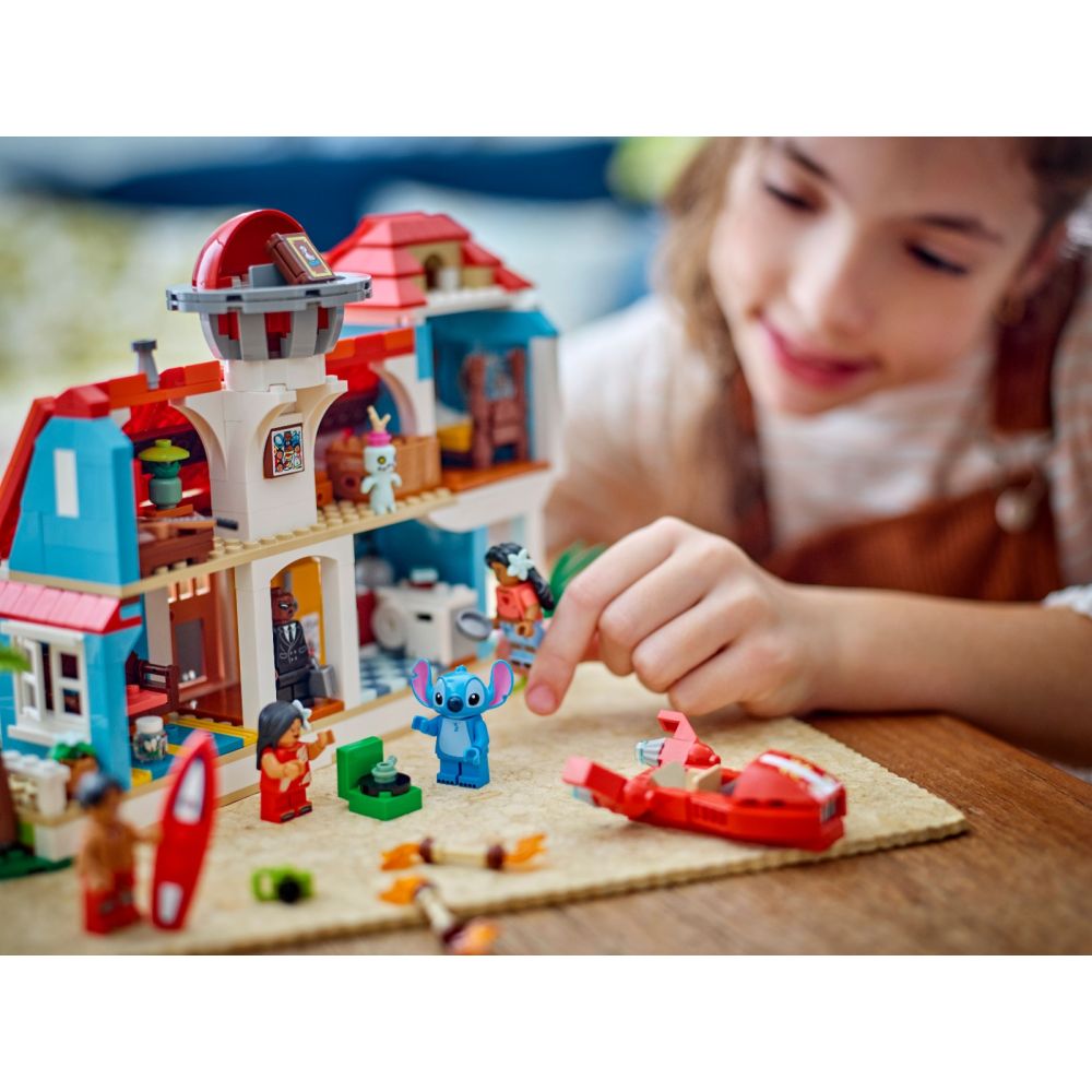 LEGO® Disney Classics - Casa de pe plaja a lui Lilo si Stitch (43268)