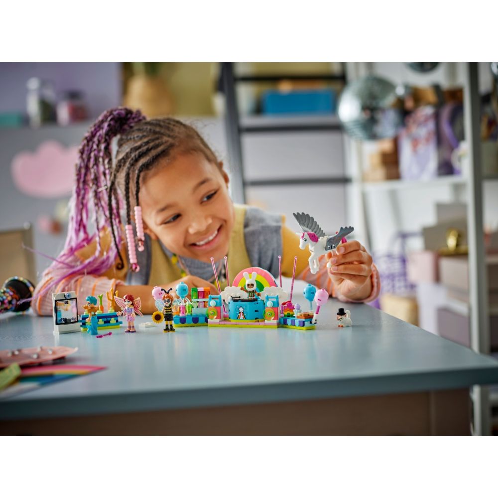 LEGO® Friends - Bal mascat cu unicornul si zana (42661)