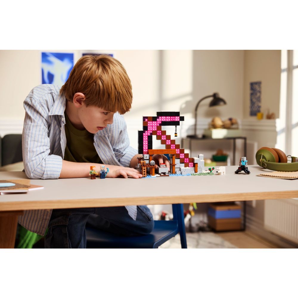LEGO® Minecraft - Mina Tarnacop (21277)
