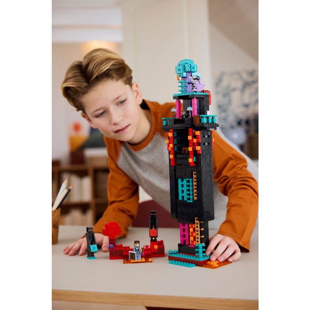 LEGO® Minecraft - Turnul Enderman (21279)