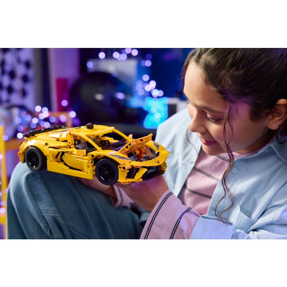 LEGO® Technic - Chevrolet Corvette Stingray (42205)