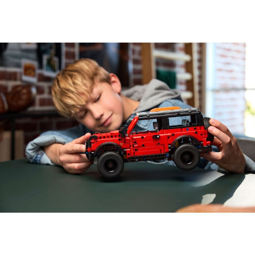 LEGO® Technic - SUV Ford Bronco (42213)