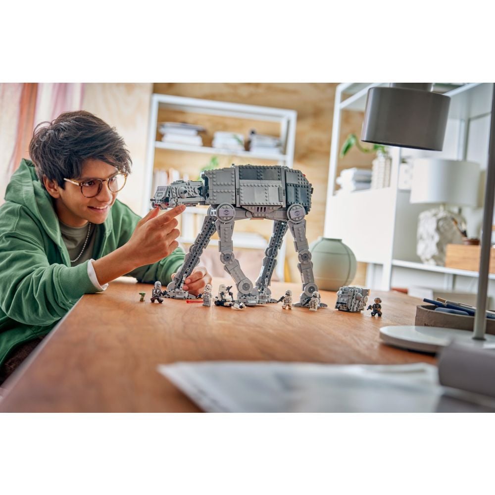 LEGO® Star Wars - AT-AT cu INT-4 din Vestigiul Imperiului (75454)
