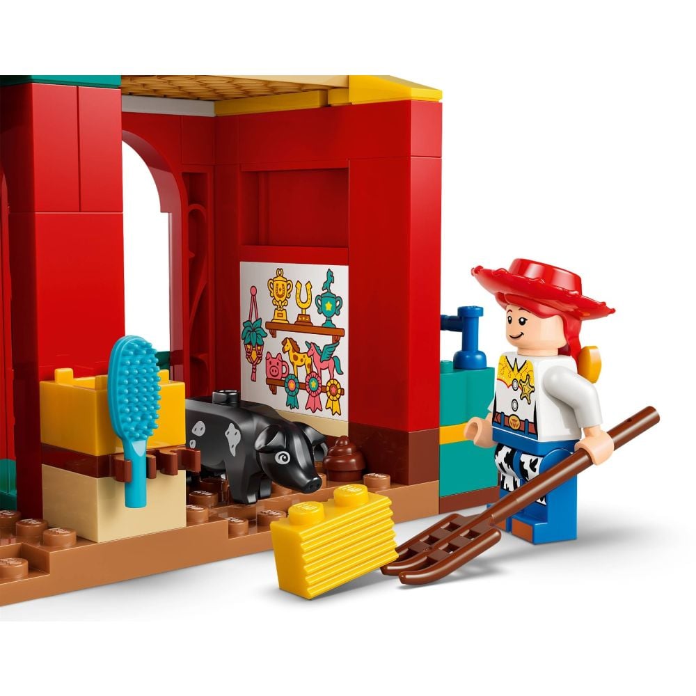 LEGO® Disney Pixar - Ferma de cai a lui Blaze (43304)