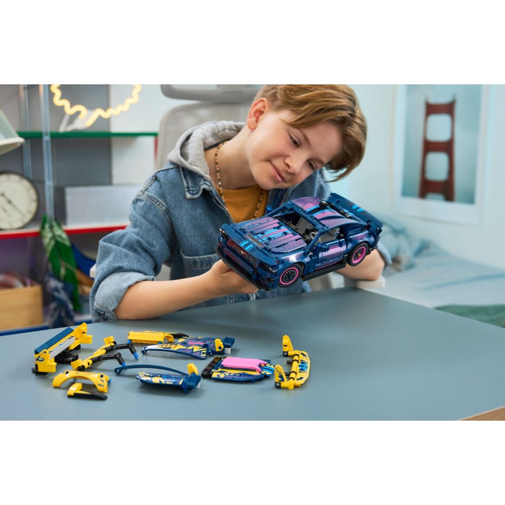 LEGO® Technic - Masina personalizata Ford Mustang GT (42236)