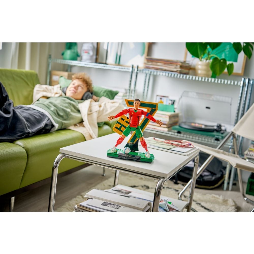 LEGO® Editions - Cristiano Ronaldo - Legenda a fotbalului (43016)