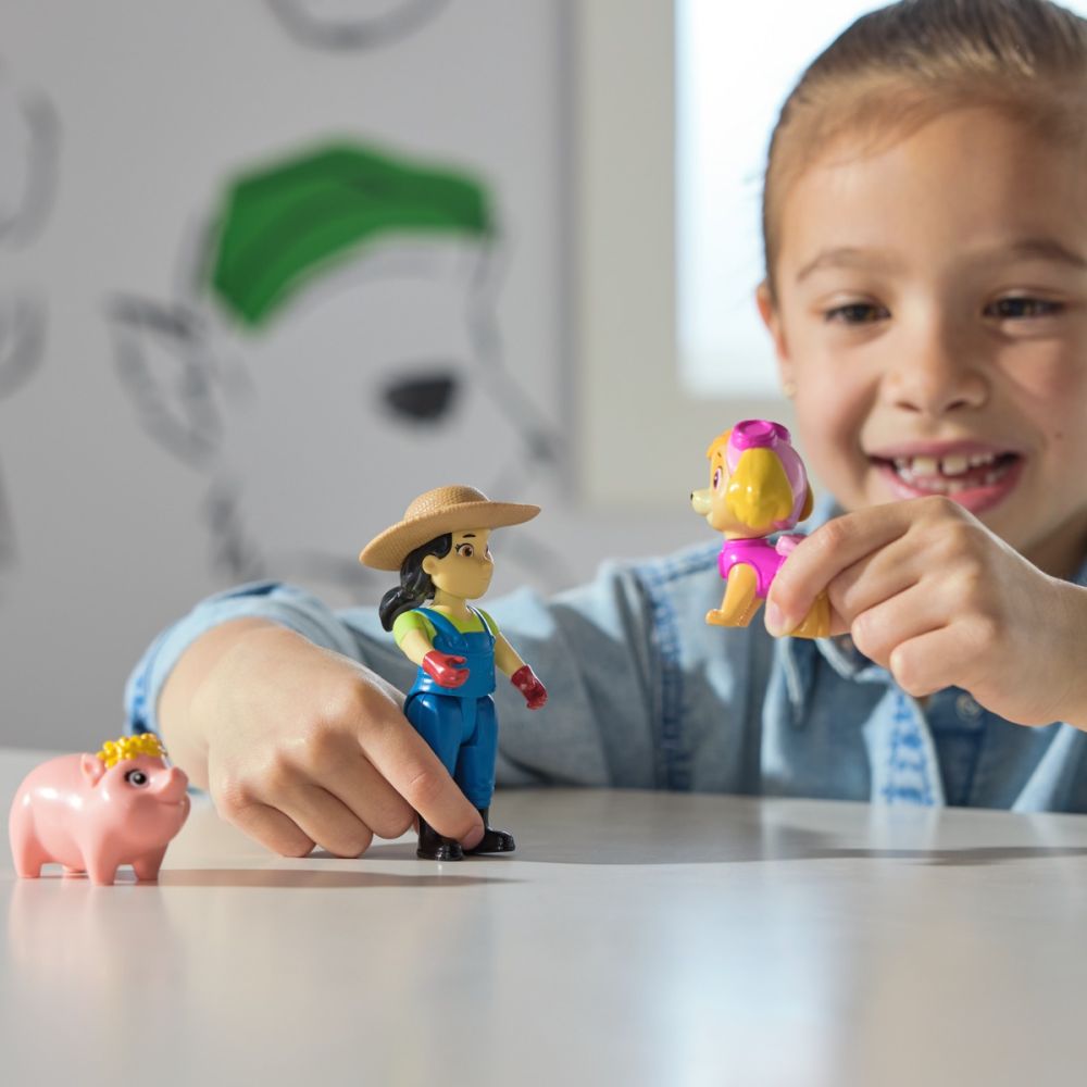 Set figurina si 2 animalute, Paw Patrol, Skye si Farmer Yumi, 20148173