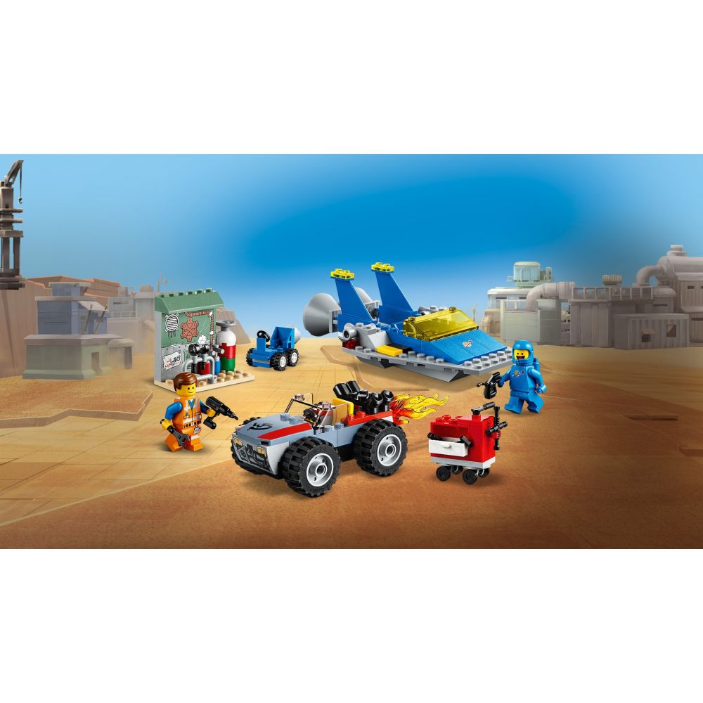LEGO® Movie - Atelierul „Construieste si repara!” al lui Emmet si Benny (70821)