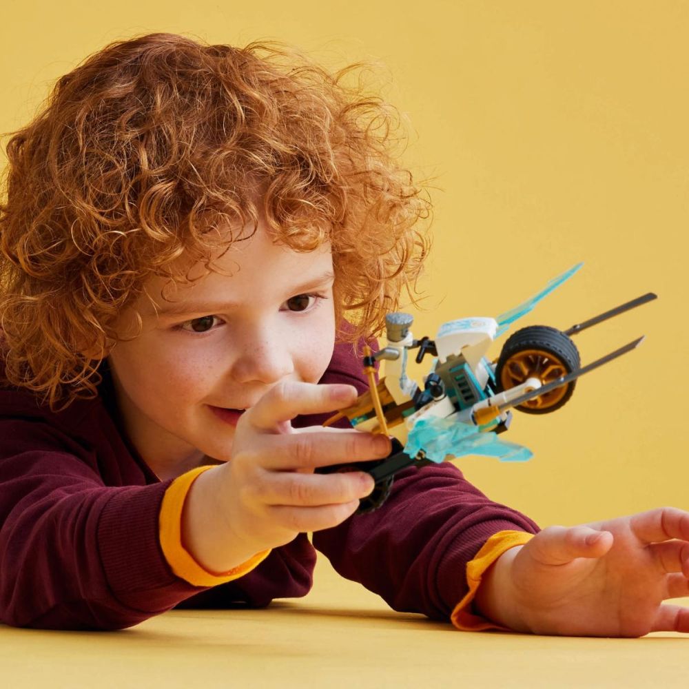 LEGO® Ninjago - Motocicleta de gheata a lui Zane (71816)