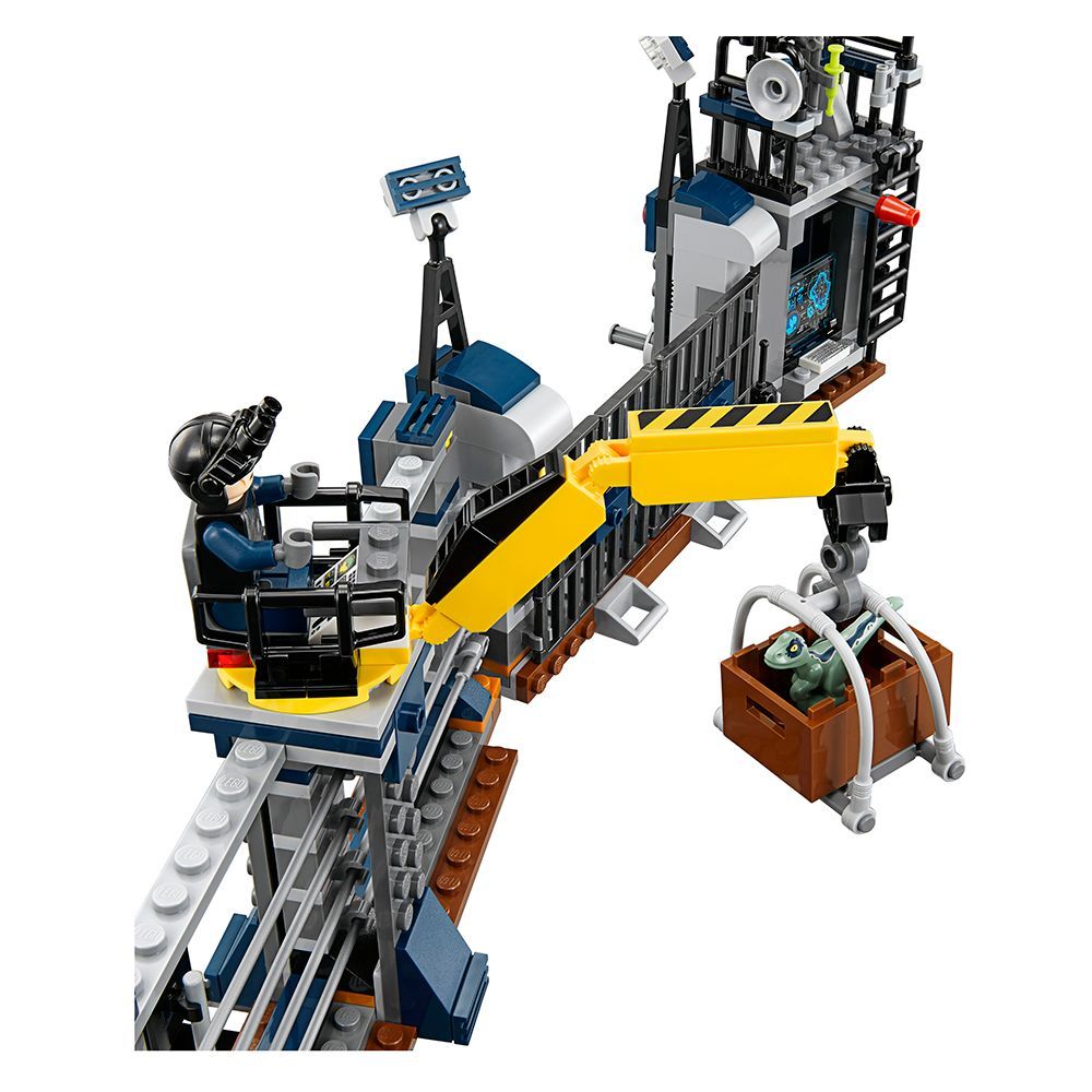 LEGO® Jurassic World - Atacul avanpostului cu Dilophosaurus (75931)