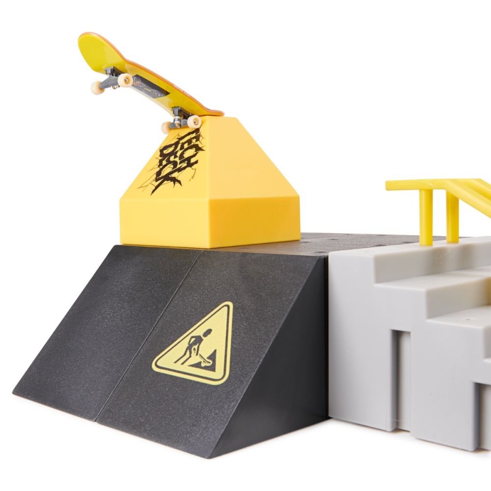 Set mini skateboard cu rampa, Tech Deck, Almost Pyramid Shredder, 20141008