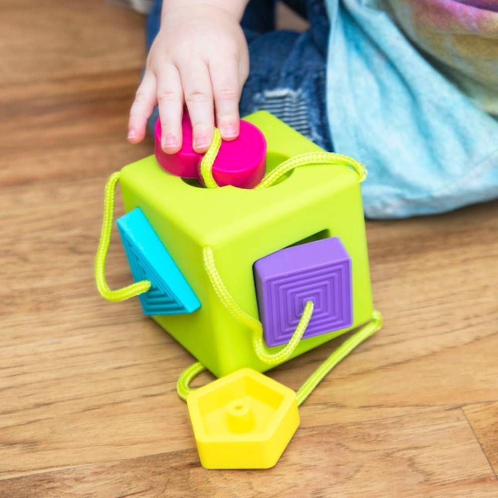 Cub senzorial educativ cu forme din silicon, Fat Brain Toys, OombeeCube