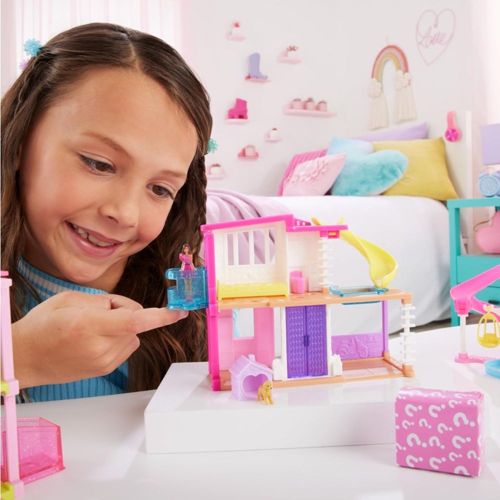 Set de joaca casuta si papusa Barbie, Mini Barbieland, HYF47