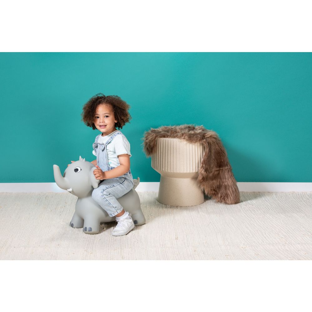 Elefantul saltaret, BS Toys