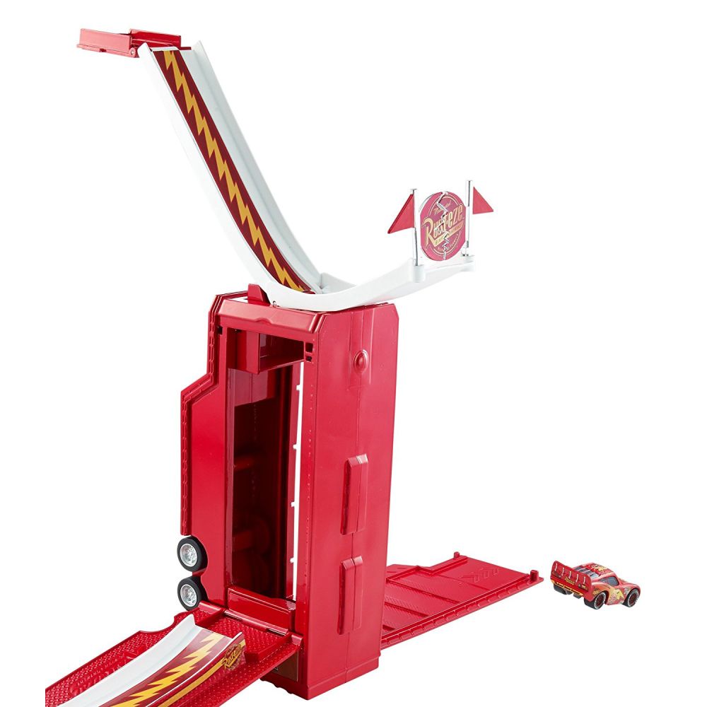 Camion Disney Cars  Pixar - Transformarea lui Mack