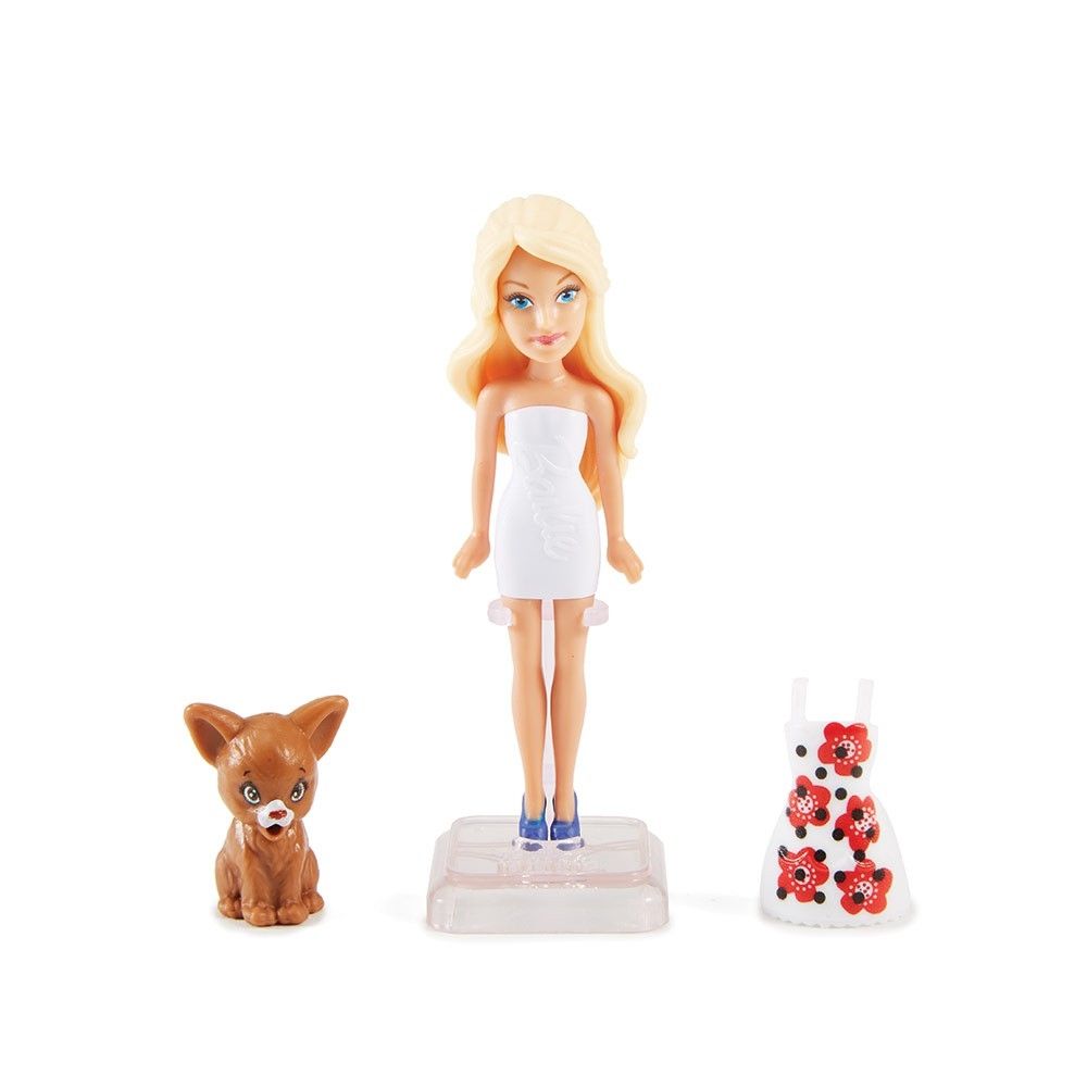 Figurina Mini Barbie Pet Series in rochie alba